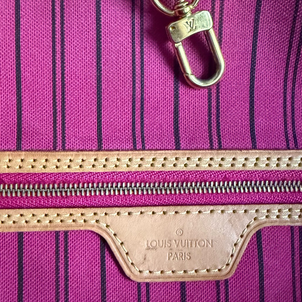 Louis Vuitton Neverfull MM Monogram Tote Bag - Picture 8 of 8